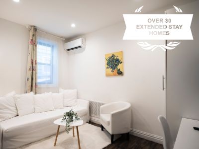 Luxury Stylish Home w/ Skylight! Rooftop Deck!