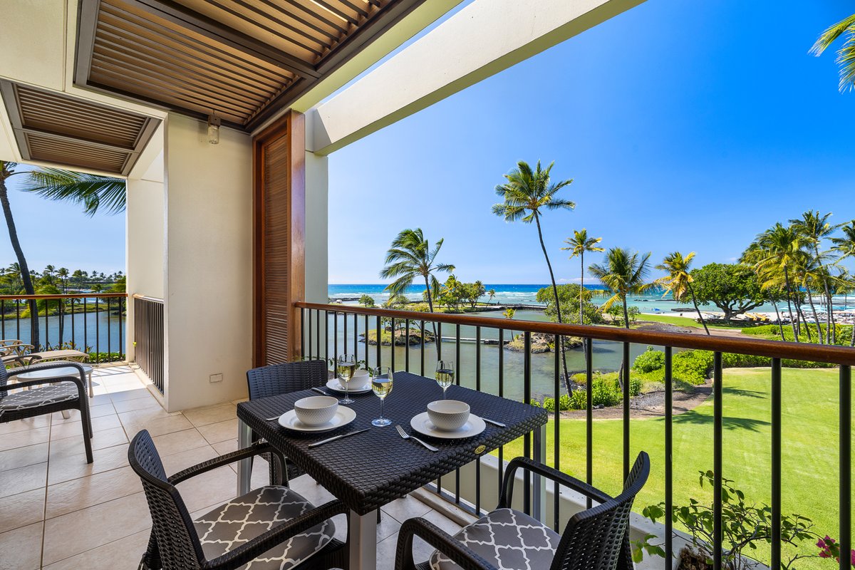 Breathtaking top floor Oceanfront Condo