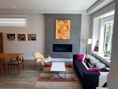 Modern home, sleeps 6-8, centrally located