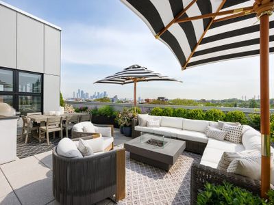 Penthouse w/ Manhattan Skyline views&huge terrace