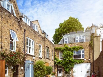 Notting Hill Mews House, sleeps 8