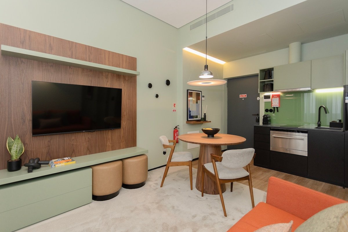 2 new Apartments by Bolhão Market (6 adult 4 kids) gallery image 5