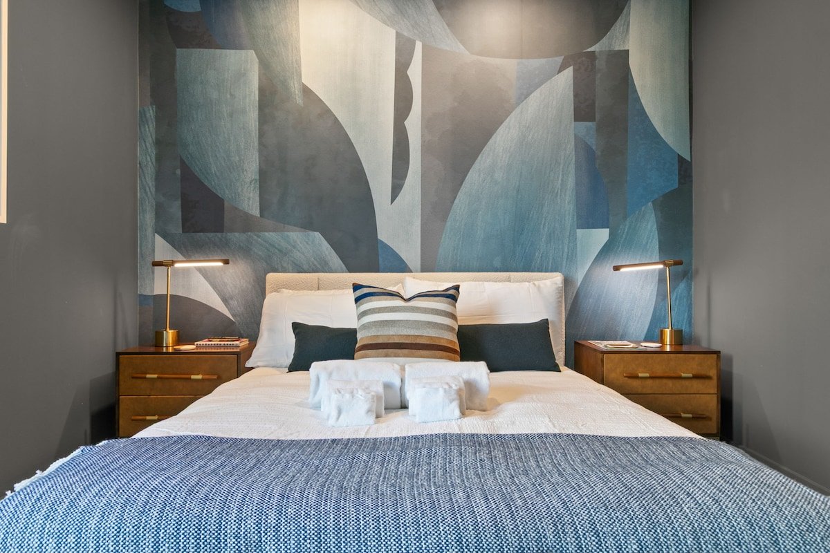 New! The Artist House – Luxury Hyde Park Home gallery image 4