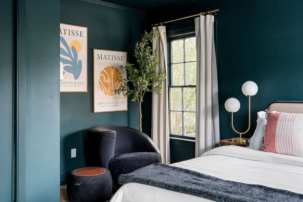 2x the Fun – Entire Home Lakewood Greenville Ave gallery image 4