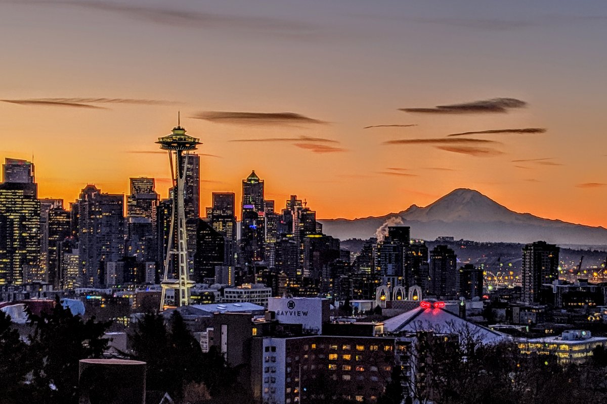 “The” Seattle View & 5-Star Luxury