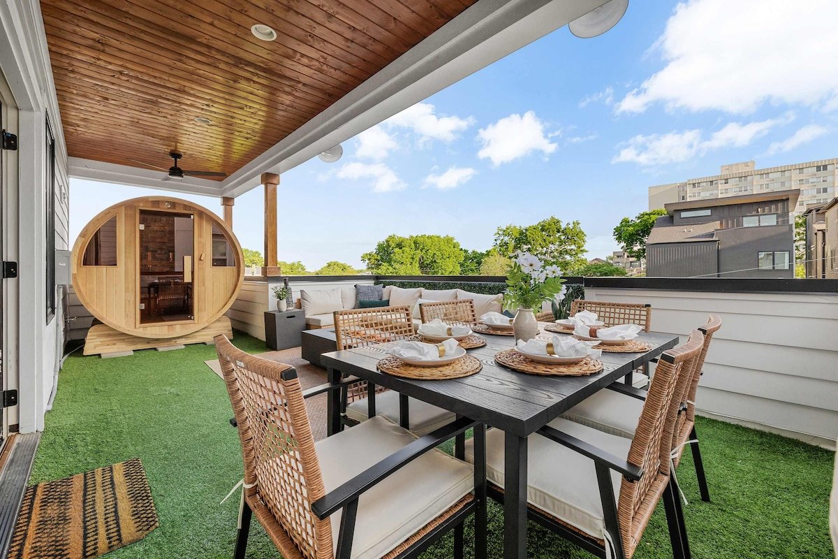 The Waylon • Rooftop Sauna + Bonus Room gallery image 2
