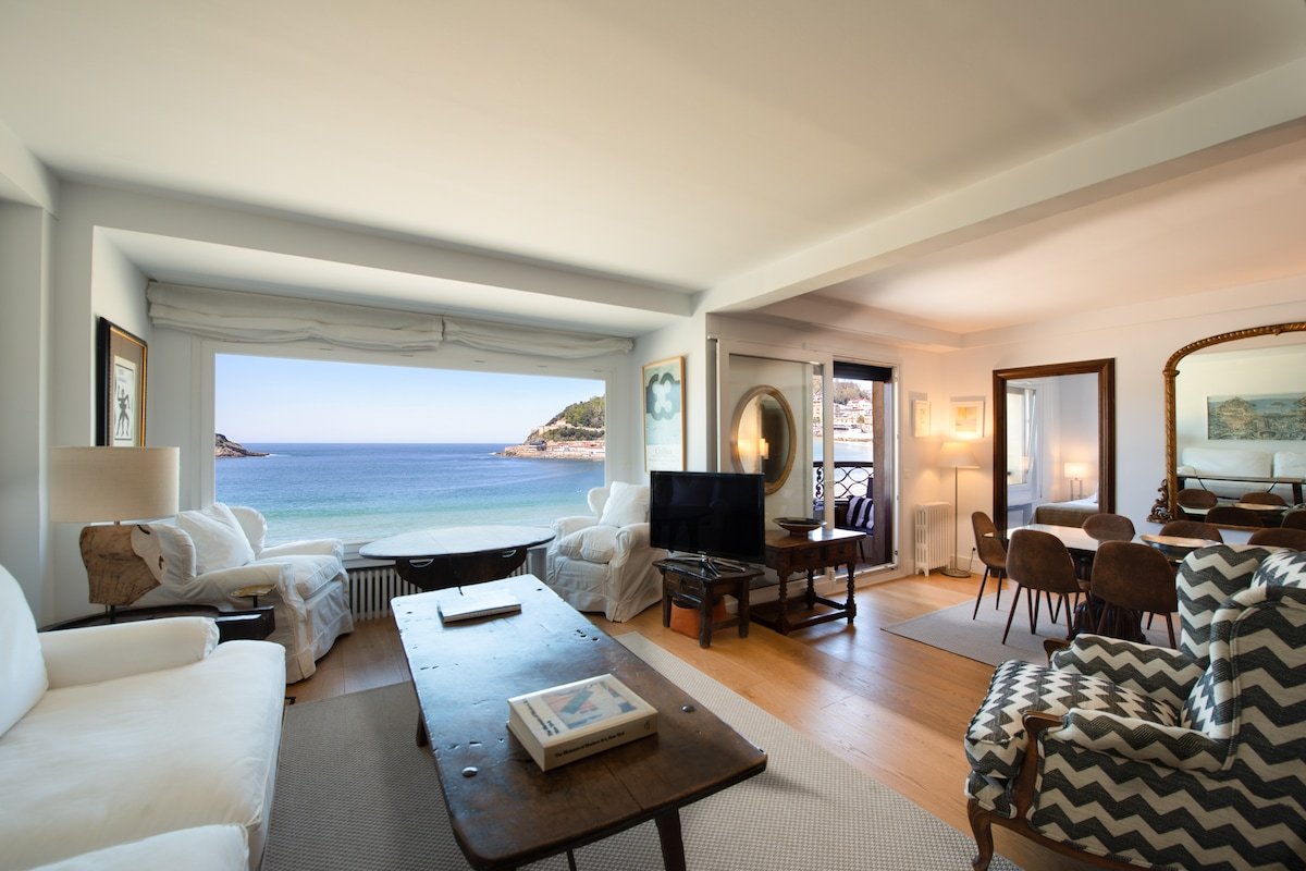 ¡Las mejores vistas a la Bahía de la Concha! gallery image 2