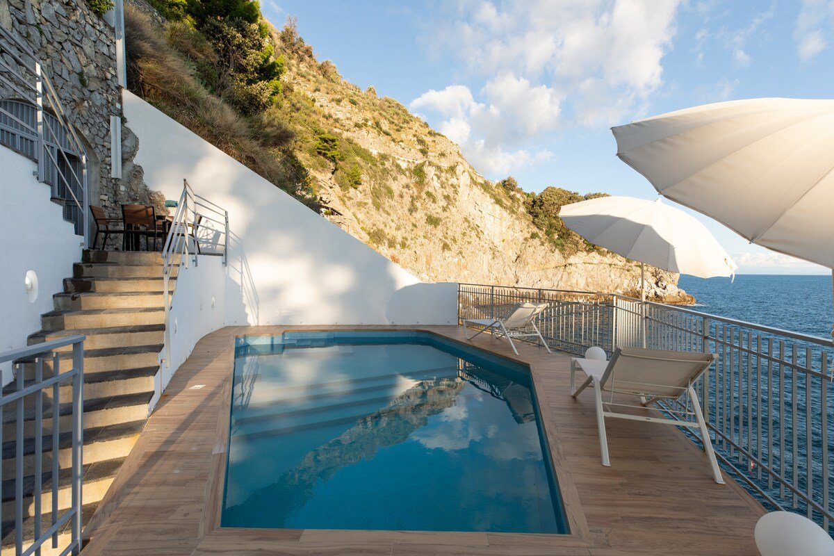 Villa Elizabeth – Luxury Villa, Private Pool & Sea gallery image 3