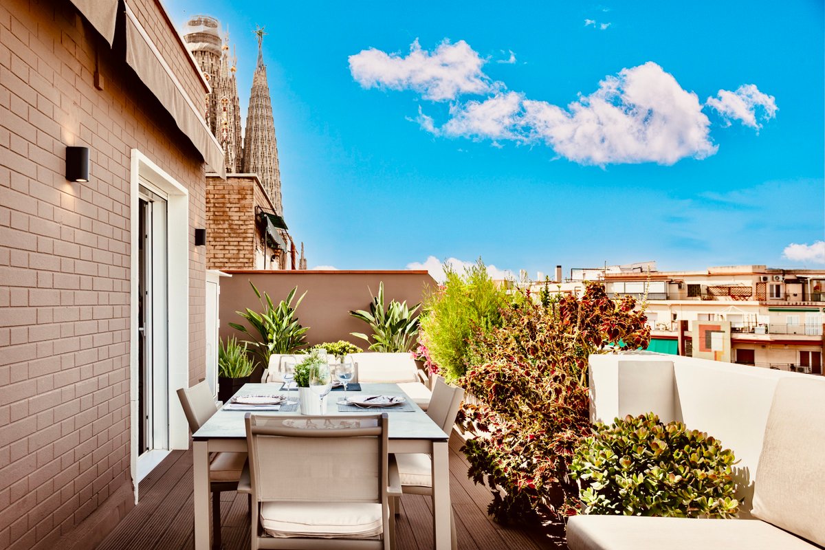 Luxury Terrace Penthouse Sagrada Familia: 2 bdrms