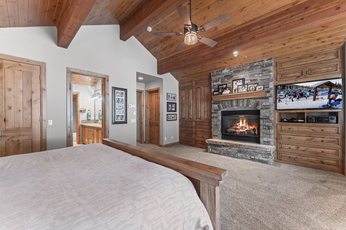 Luxury 4BR in Deer Valley | Steps to DV Ski Run gallery image 3