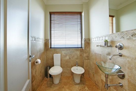 Photo 3 of San Michele accommodation in Bantry Bay, Cape Town with 3 bedrooms and 2 bathrooms