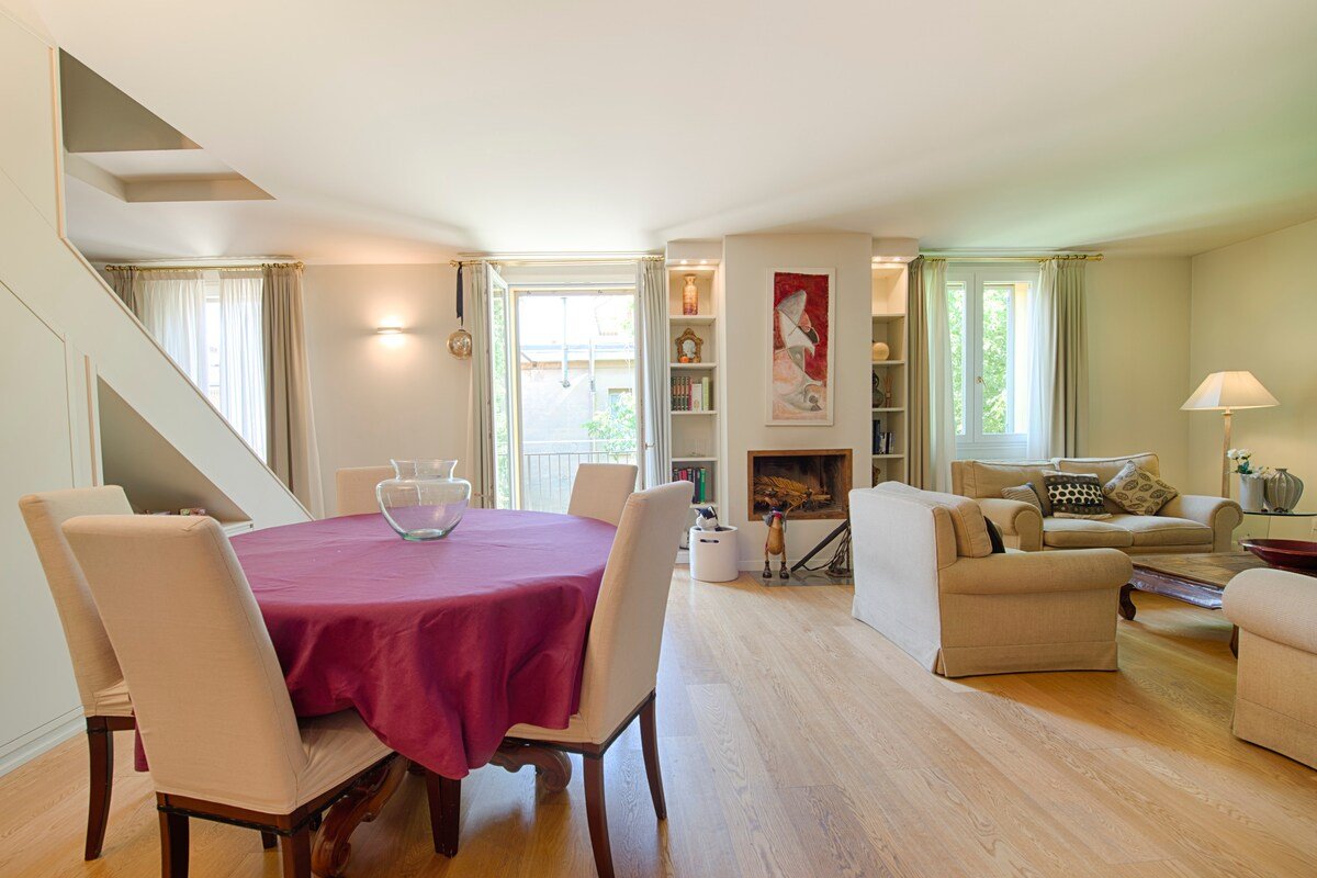 LUXURY ATTIC WITH PRIVATE LIFT IN THE CITY CENTER gallery image 5