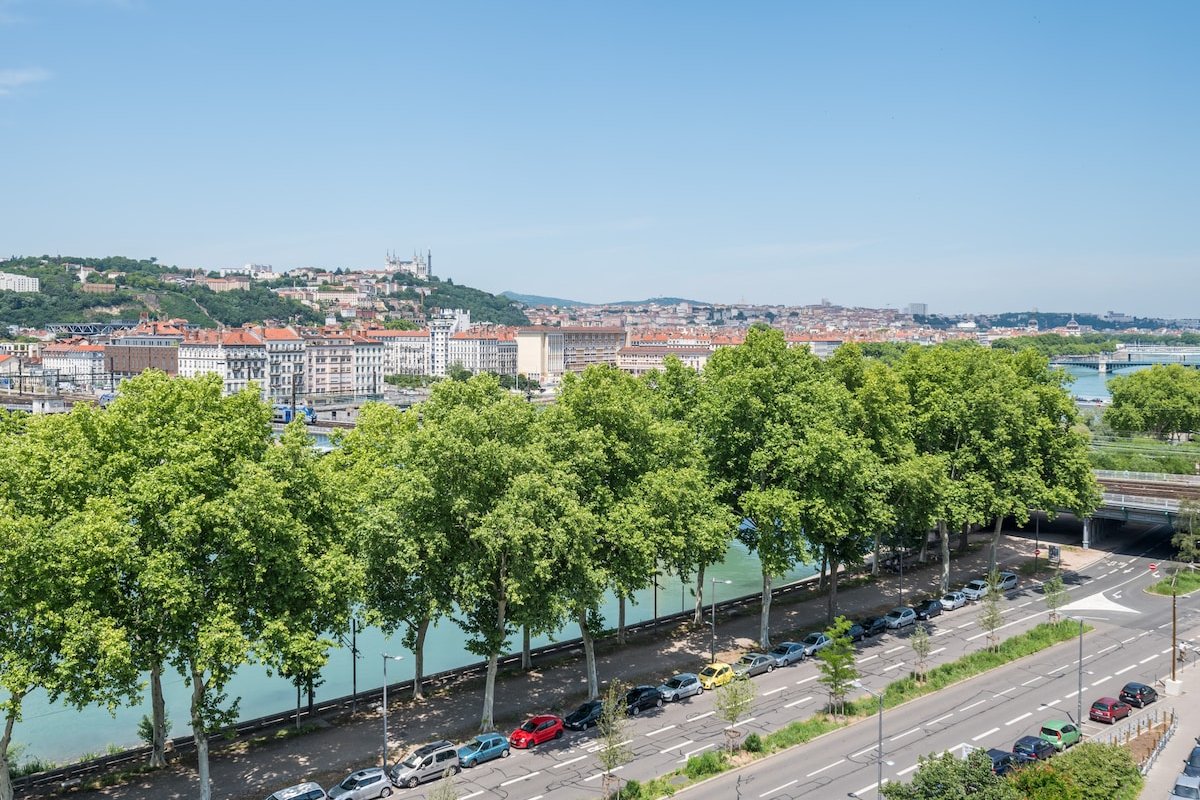 Appartement grande terrasse vue panoramique et spa gallery image 4
