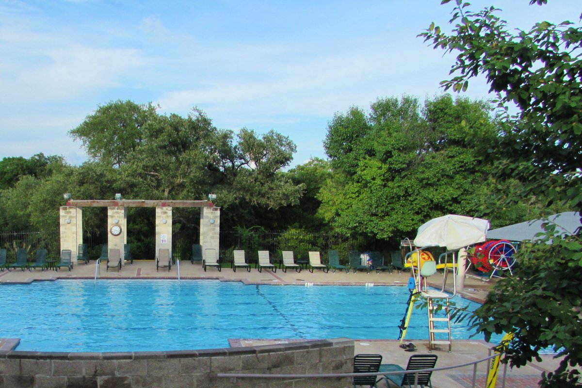 Luxe Ranch Vibe -5BR Pools Deck Fire Pit – 3200SF