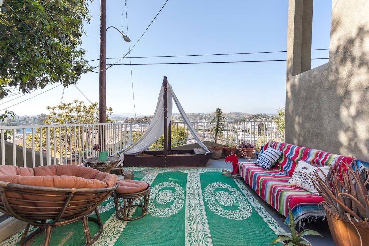 The Frida | Bright Kid Friendly Home with VIEWS gallery image 4