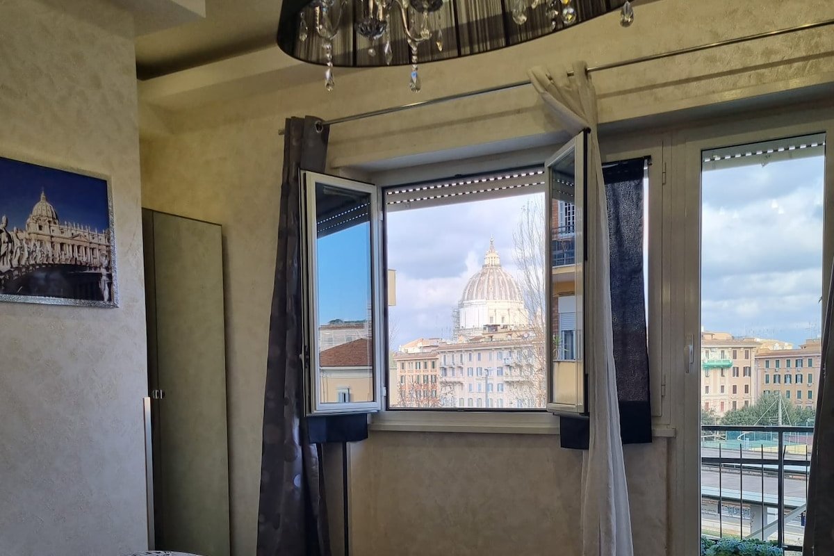 Chic Apartment Near St. Peter’s Square gallery image 2