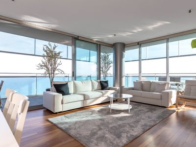 Luxury Apartment with Direct Sea View and Terrace!