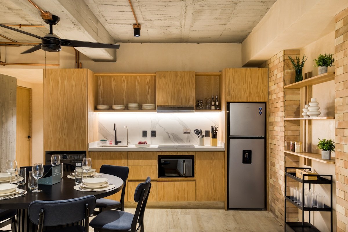 Caliza Roma | Tree-Top Deluxe Residence w/SPA gallery image 4