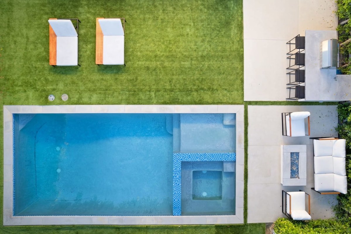 The Artezen Villa by Stay Awhile Villas gallery image 2