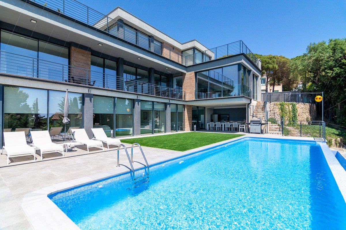 ★ CoastalVillas – Villa La Montgoda ★ gallery image 2