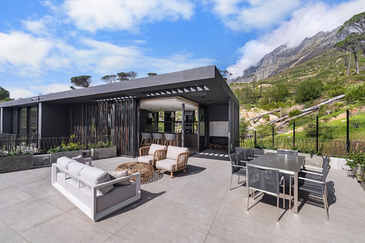 Tarentaal Kloof Villa in Higgovale gallery image 3