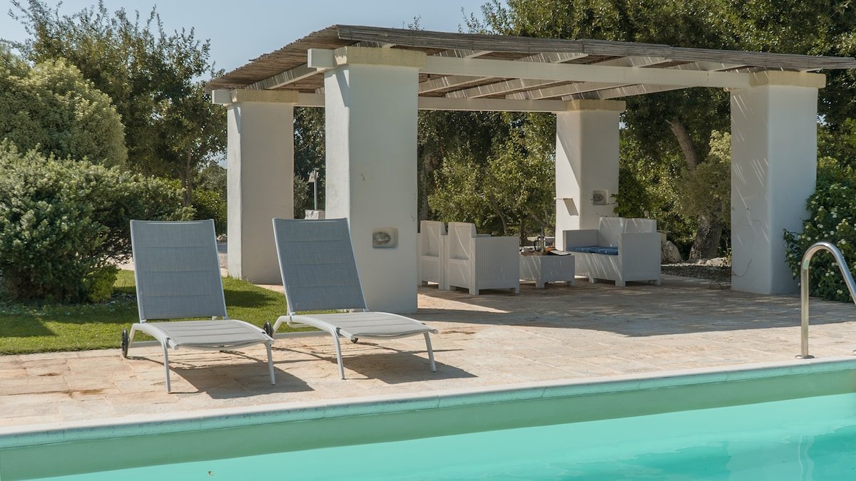 Chic two bedroom villa with private pool & BBQ gallery image 5