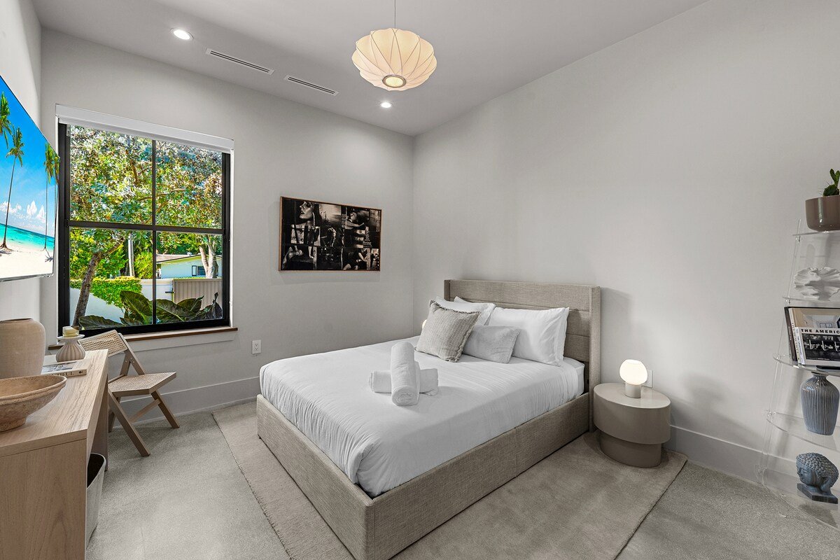 1-Acre Oasis: Pool/Spa, Pickleball, Bball & More gallery image 5