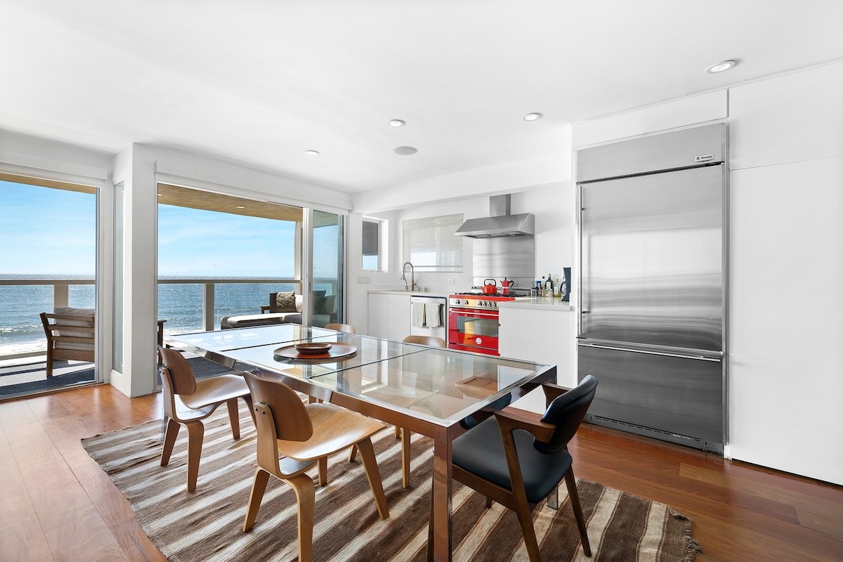 Beachside Condo on Carbon Beach gallery image 5