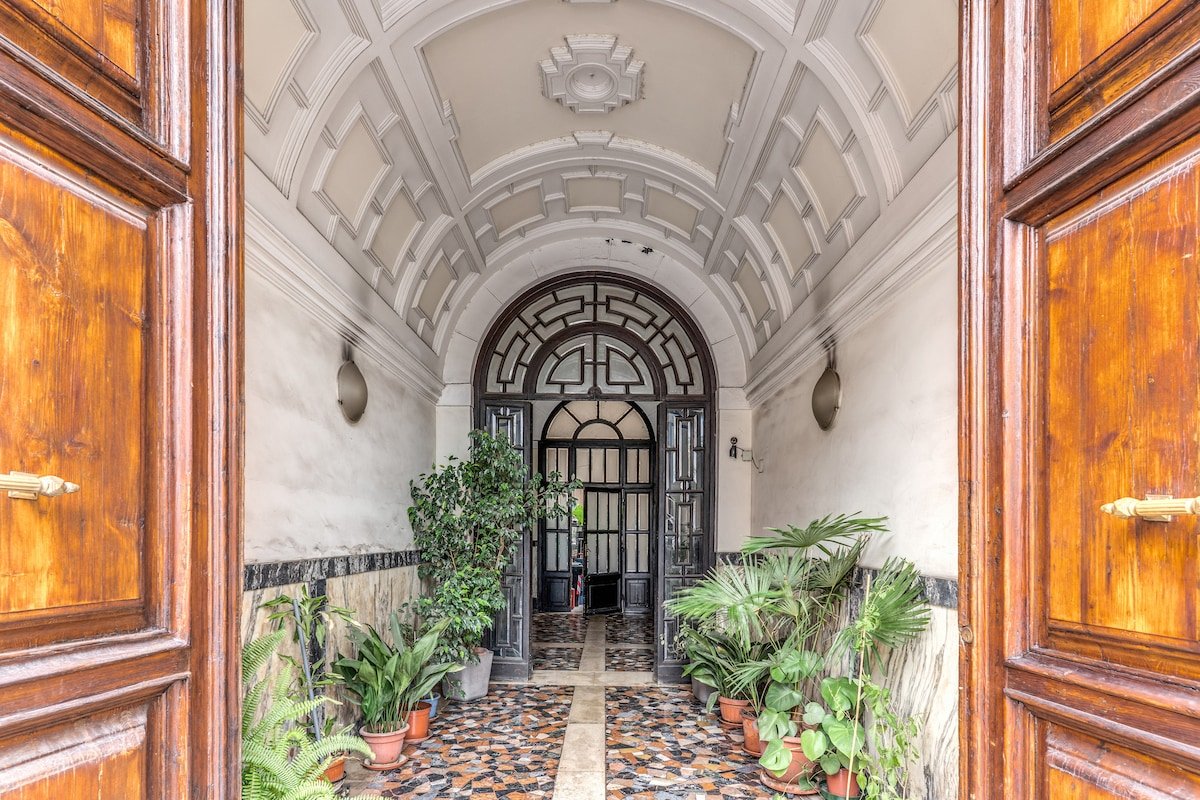 Appartamento in Piazza di San Giovanni in Laterano gallery image 5