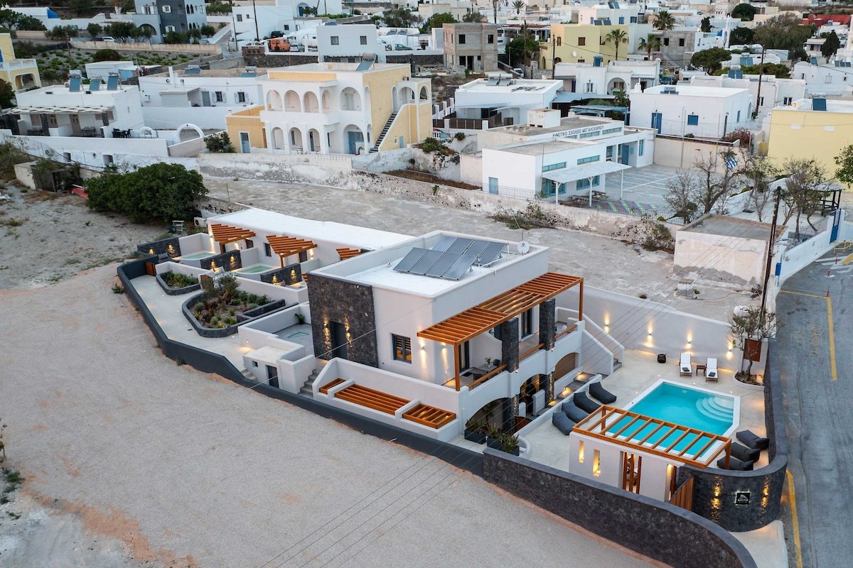 LyMaRou Collection, 7 Suites, Pool, 7 Priv Hot Tub gallery image 4