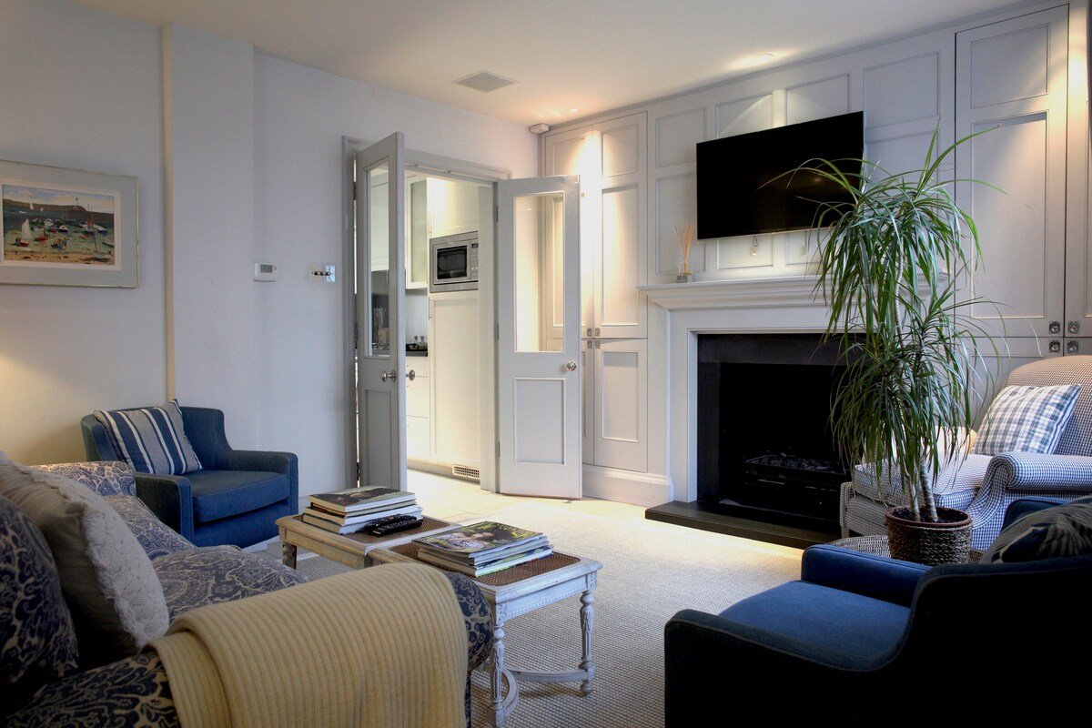 3 bed Chelsea Townhouse near Harrods & Kings Road gallery image 4