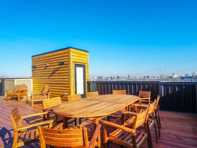 Rooftop DT Views+Pet friendly+Sleeps 20+Garage