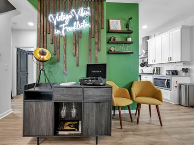 King Beds+Games | HUGE Downtown Retreat | Dogs ok