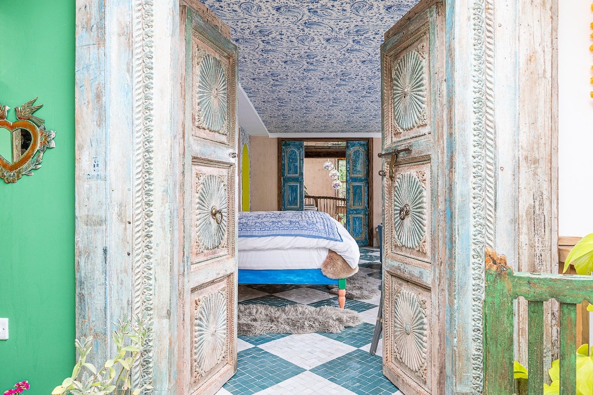 Spectacular & magical home – stunning location! gallery image 5