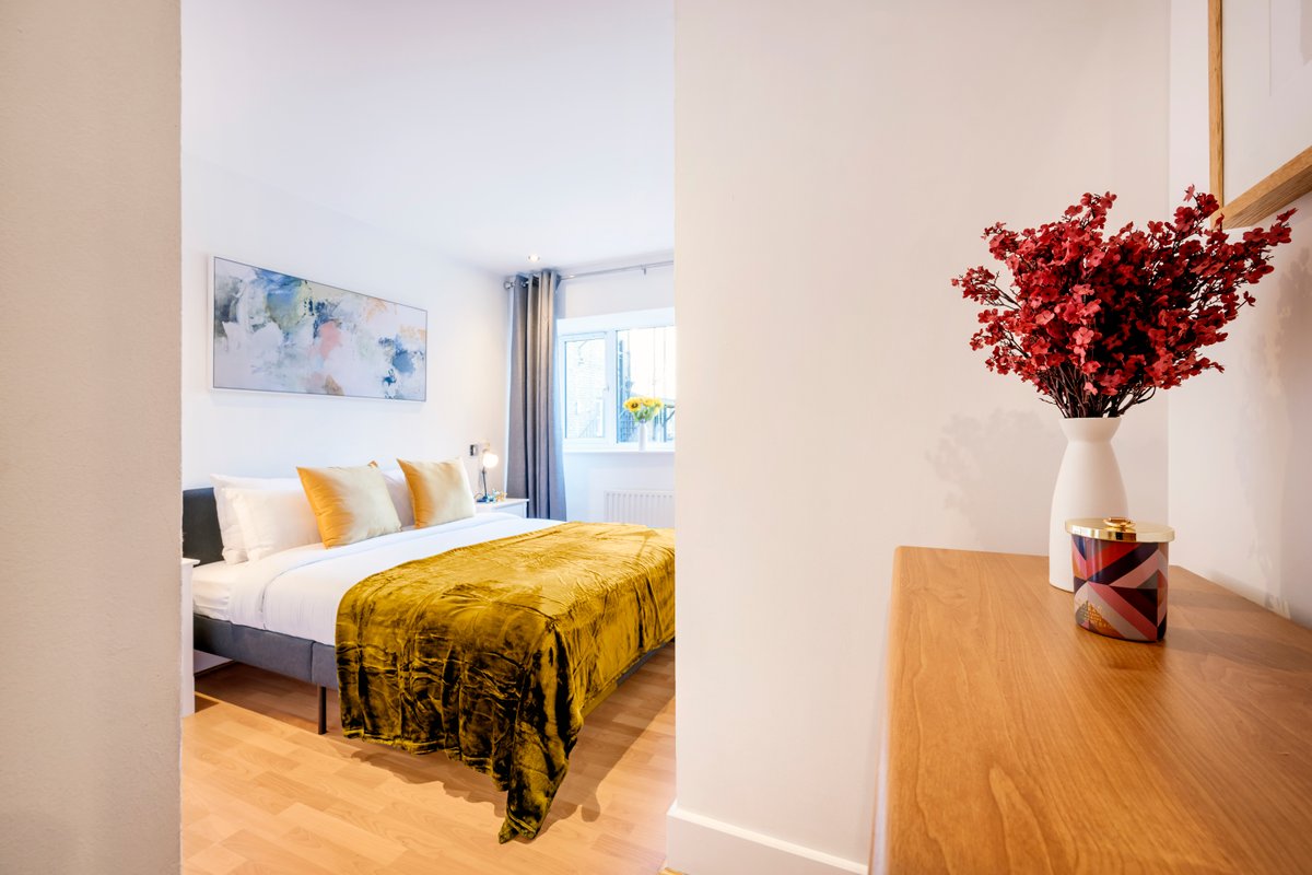 Lights, Sights & Sleeps! 2BD in Fantastic location