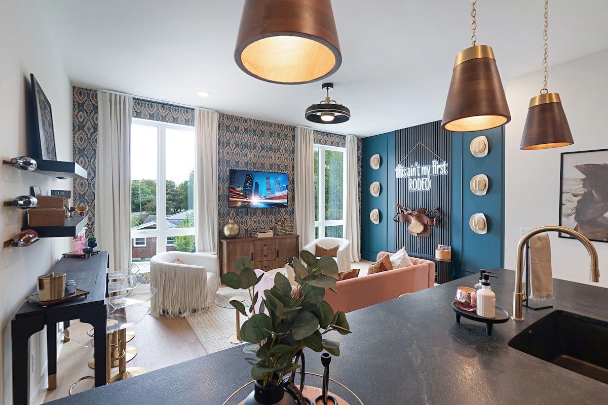 The Outlaw gallery image 2