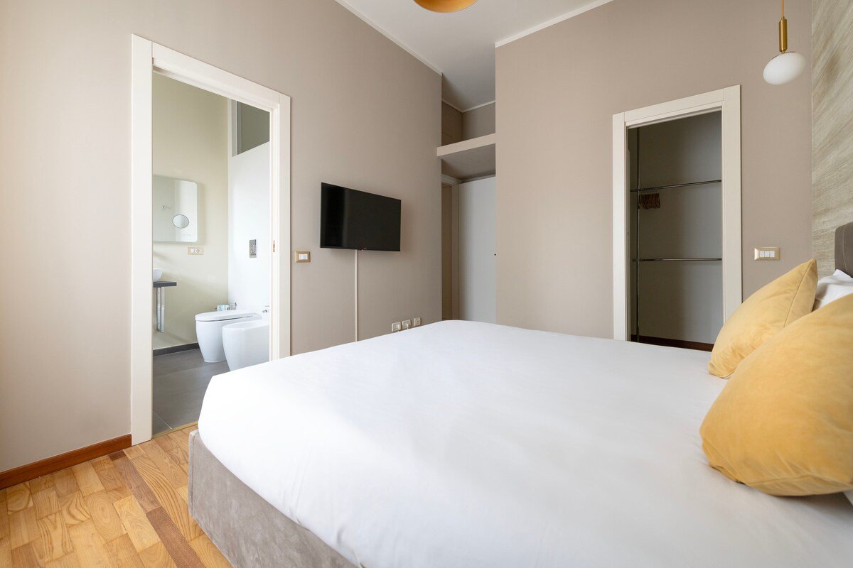 Charming 2 Bedrooms Apartment: New & Chic in Duomo gallery image 3