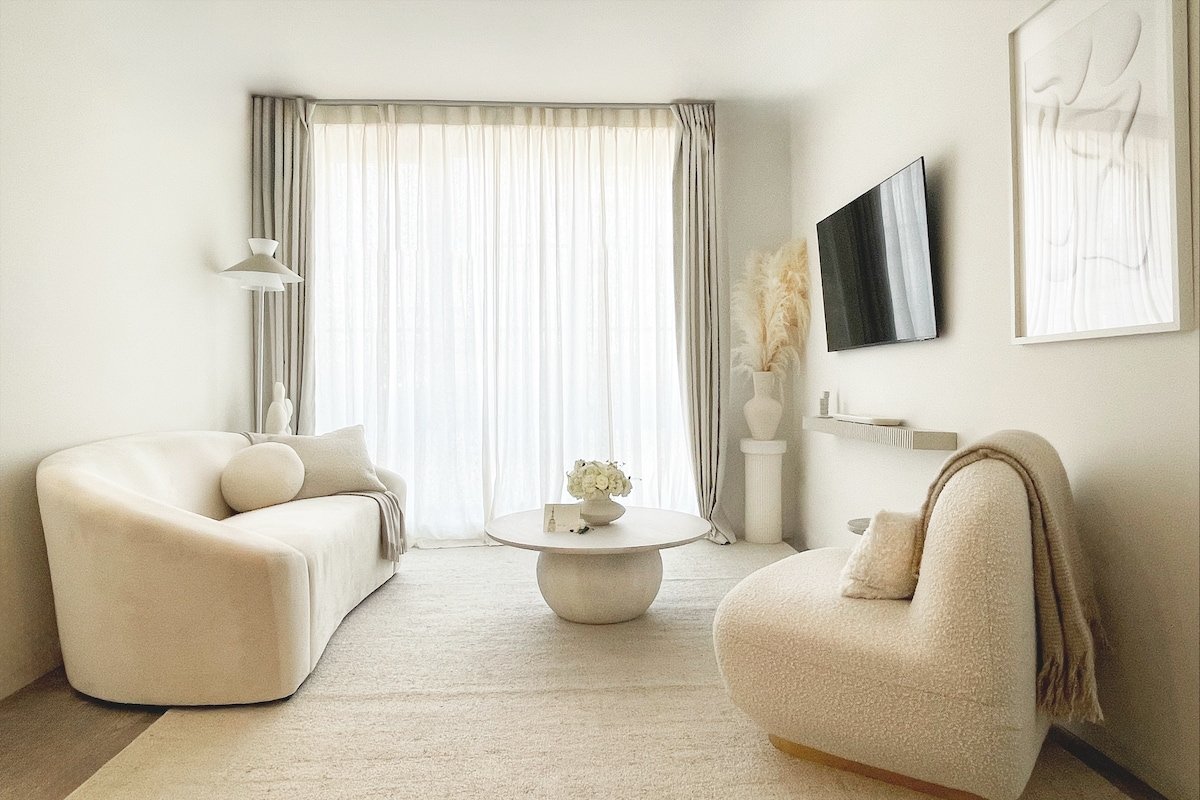 Modern 2 Bed Near Central Park | No cleaning fee gallery image 2