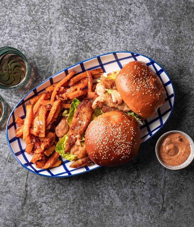 Photo of Doos Wine’s Hake Goujon Burger