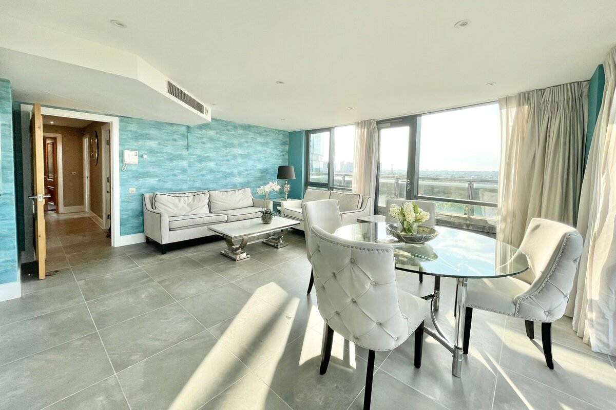 Spacious 3 BDR with A/C and rooftop in Paddington gallery image 5