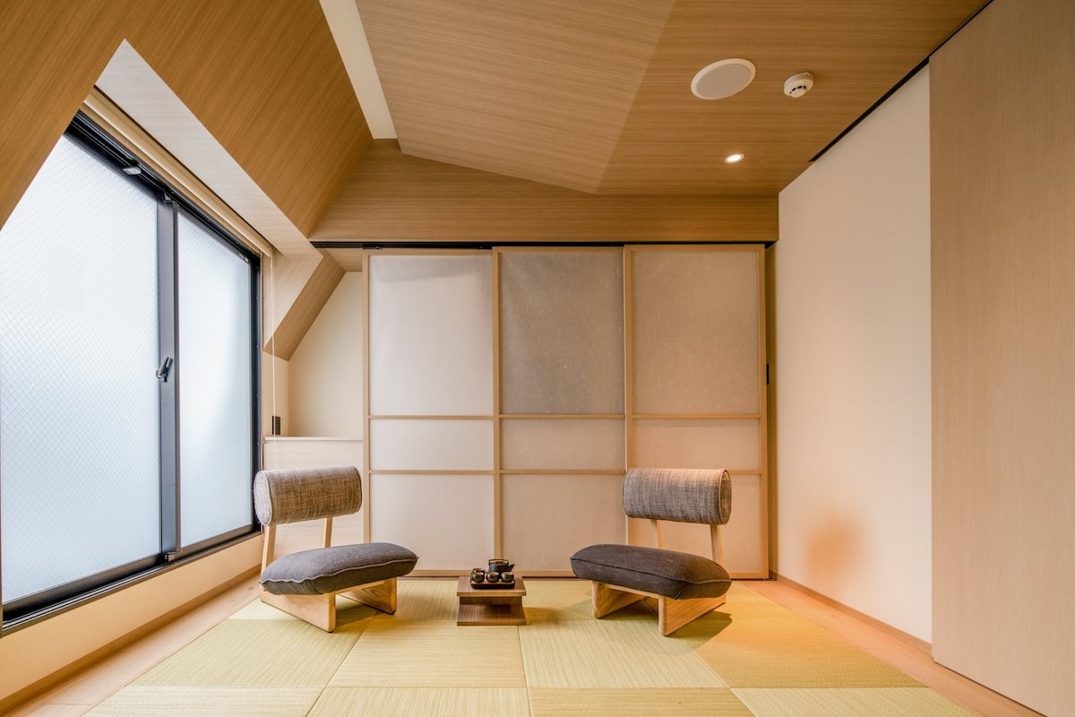 6-story Apt in Azabu, near Tokyo Tower and train gallery image 3