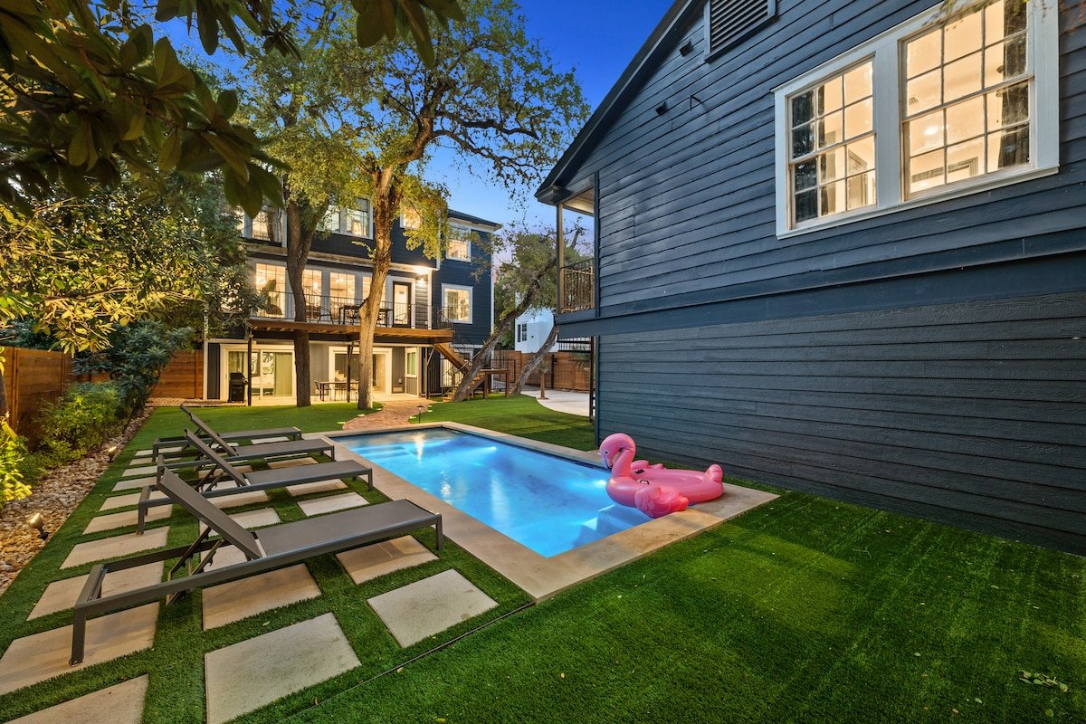 Sleeps 20 – Pool, Luxe Historic Home + Guest House gallery image 2