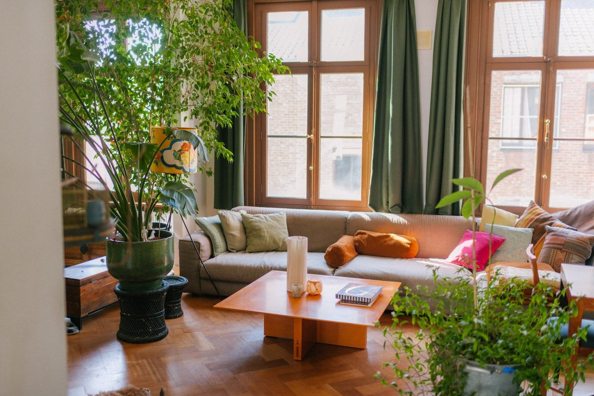 Uniek verblijf in oud stadstheater met dakterras gallery image 3