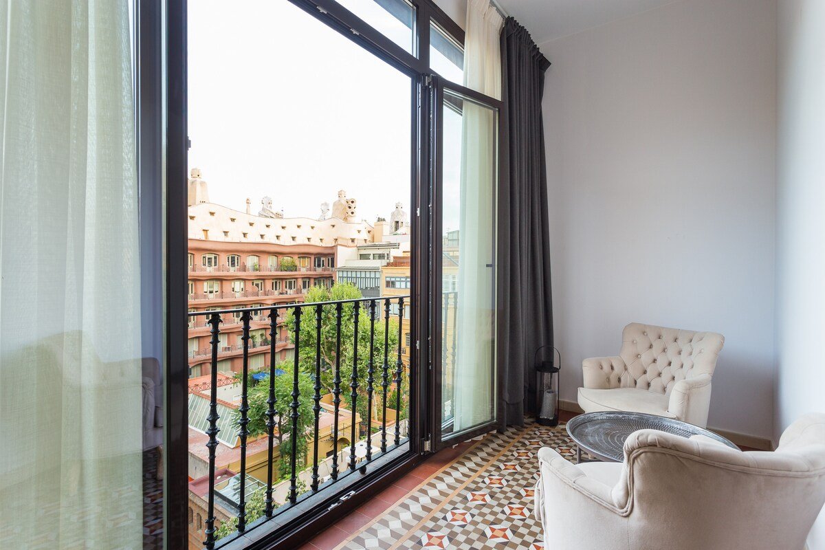 Superior Apartment with views to La Pedrera gallery image 4