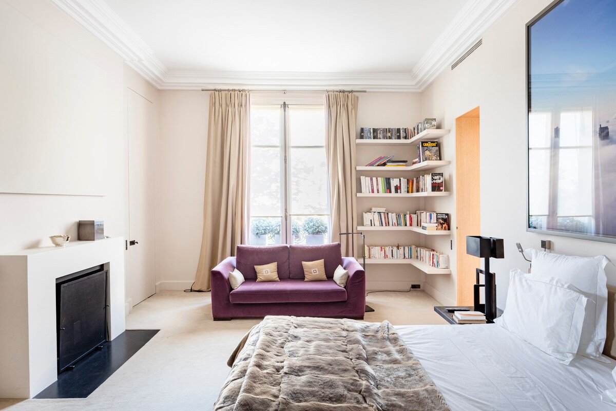 Paris Champ de Mars gallery image 3