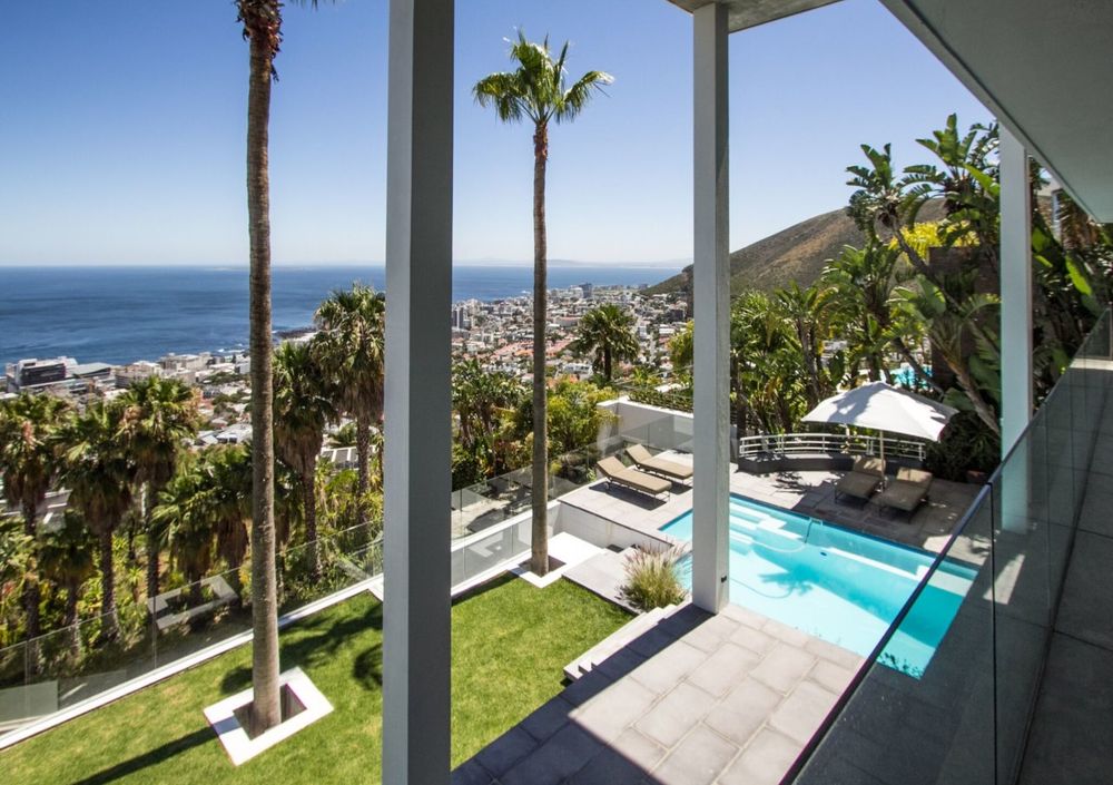 Photo 2 of Villa Vue Mer accommodation in Bantry Bay, Cape Town with 5 bedrooms and 5 bathrooms