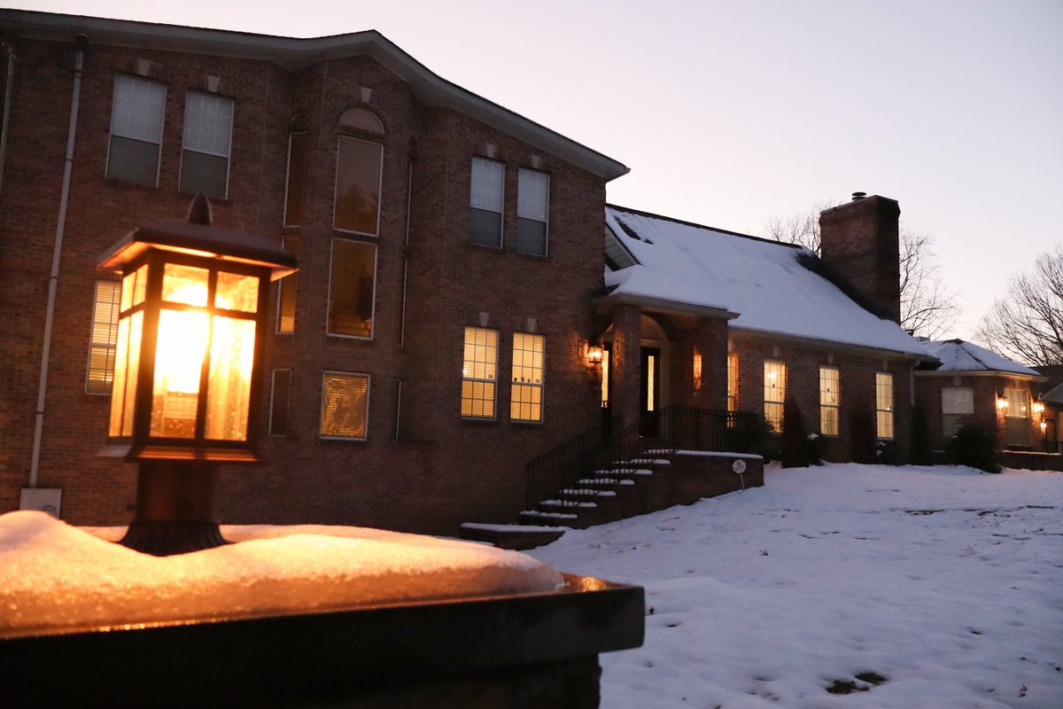 THE BIG HOUSE~w/ 620 sq ft EVENT SPACE!