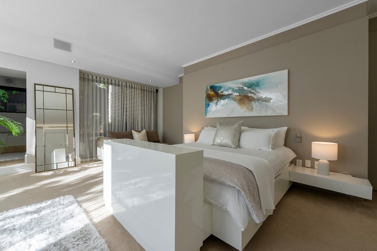 Ultra-Modern Lifestyle SaltLife Camps Bay gallery image 4