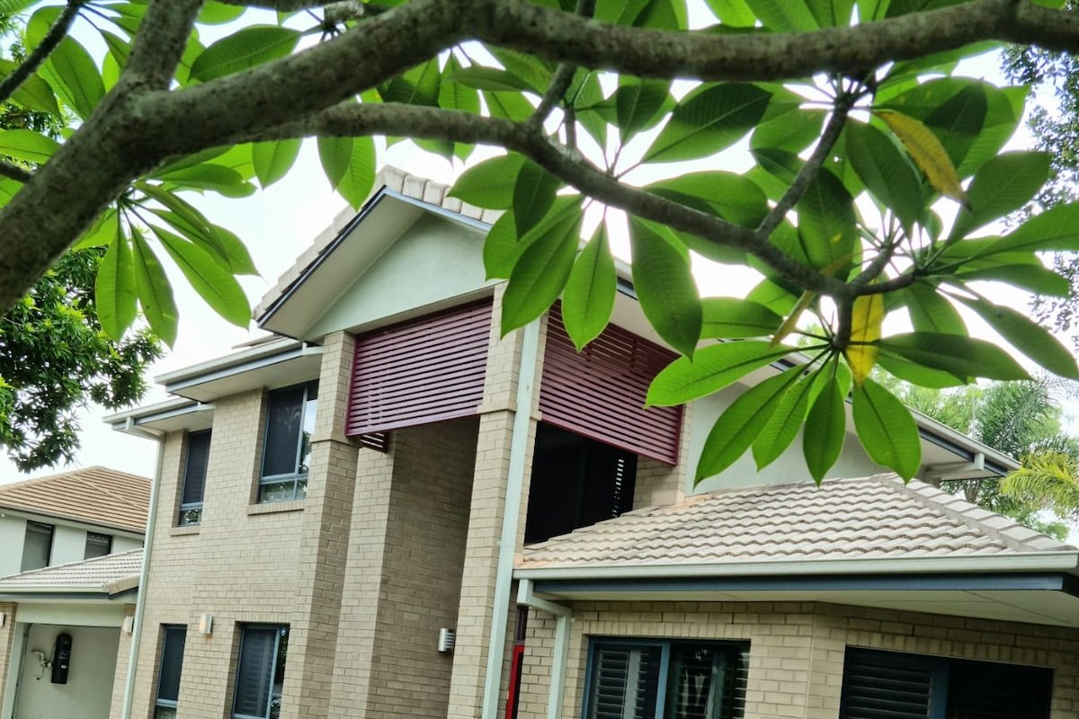 The Cascade- Breathtaking lakeside retreat gallery image 4