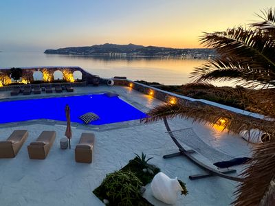 Stay Waterfront – Stunning 6-Bedroom Villa Annita